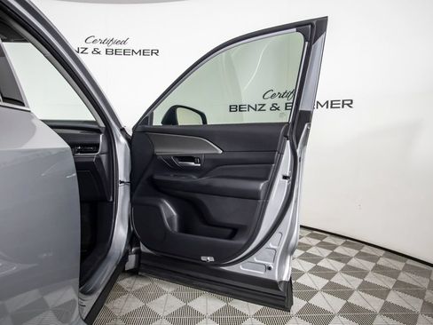 Used 2025 Toyota Grand Highlander FWD image 22