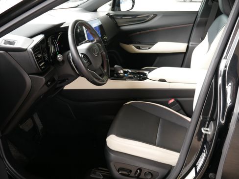 Certified 2022 Lexus NX 350h 350h image 4