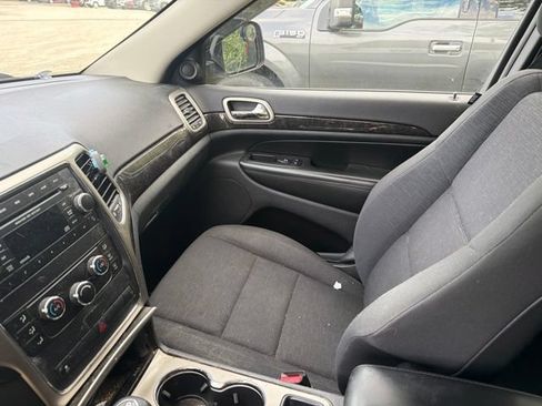 Used 2012 Jeep Grand Cherokee Laredo w/ Laredo E Group AWD/4WD image 23