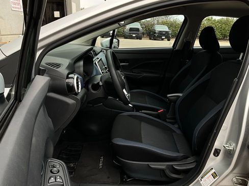 Used 2025 Nissan Versa SV image 10