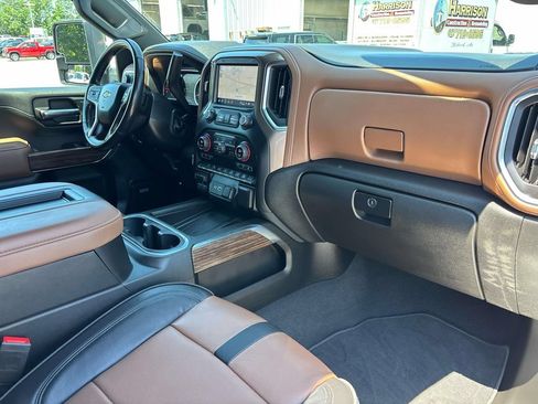 Used 2022 Chevrolet Silverado 2500 High Country w/ Z71 Off-Road Package AWD/4WD image 17