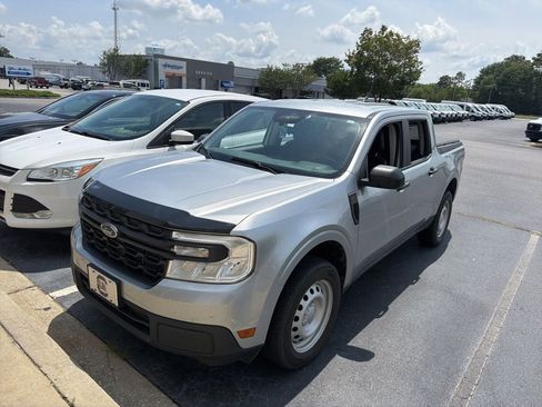 Used 2022 Ford Maverick XL FWD image 2