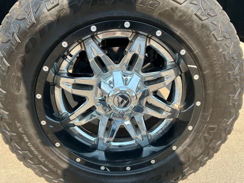 Used 2017 Chevrolet Silverado 1500 LTZ Z71 w/ LTZ Plus Package AWD/4WD image 19
