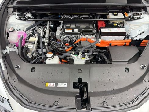 Used 2025 Lexus RZ 450e w/ Technology Package image 28