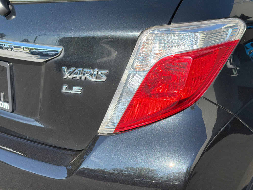 Used 2012 Toyota Yaris LE FWD image 5