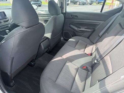 Used 2025 Nissan Altima 2.5 SV FWD image 26