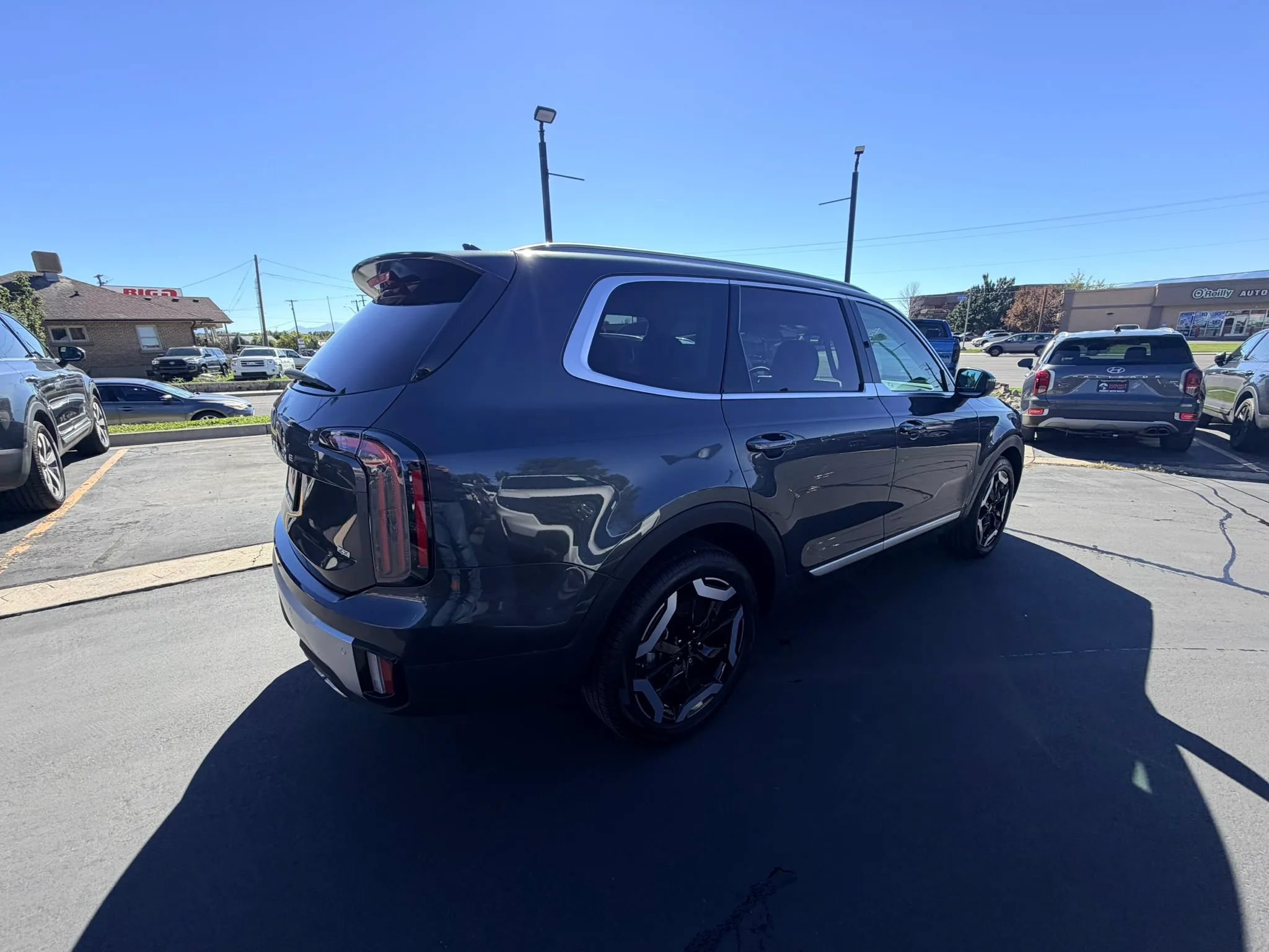 Used 2024 Kia Telluride EX AWD/4WD image 3