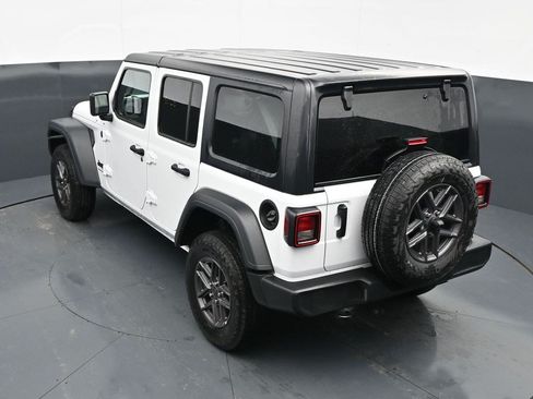 Used 2025 Jeep Wrangler Unlimited Sport AWD/4WD image 15