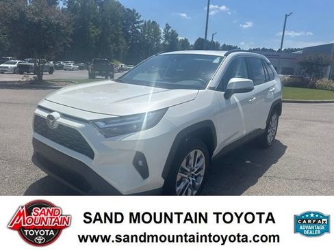 Used 2022 Toyota RAV4 XLE Premium FWD image 6