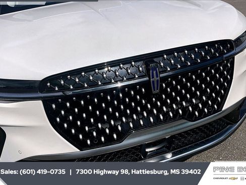 Used 2024 Lincoln Nautilus Premier image 22