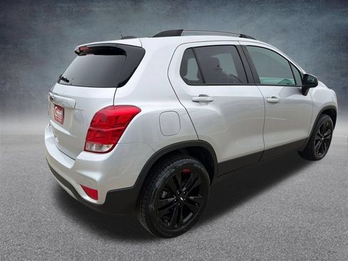 Used 2020 Chevrolet Trax LT w/ Redline Edition AWD/4WD image 5