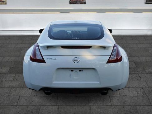Used 2018 Nissan 370Z Coupe RWD image 7