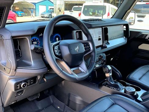 Certified 2025 Ford Bronco Badlands AWD/4WD image 18