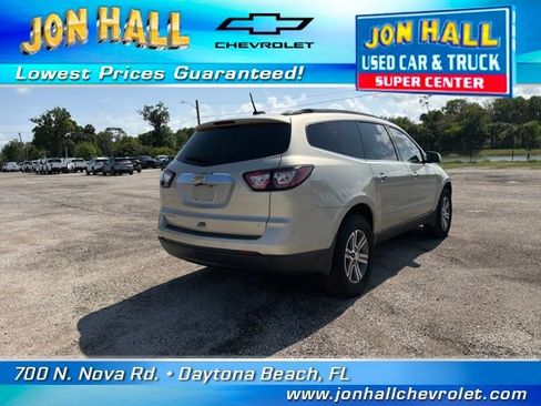 Used 2017 Chevrolet Traverse LT image 10