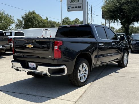Used 2022 Chevrolet Silverado 1500 LTZ AWD/4WD image 5