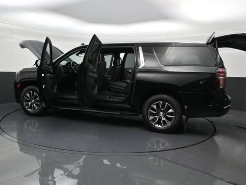 Used 2022 Chevrolet Suburban LT w/ Luxury Package RWD image 34