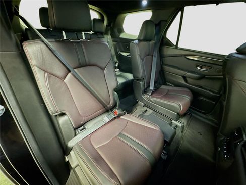 Used 2025 Honda Pilot Black Edition image 30