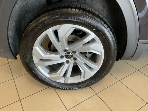 Used 2021 Volkswagen Atlas SE w/ Panoramic Sunroof Package AWD/4WD image 7