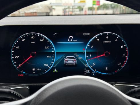 Used 2020 Mercedes-Benz GLB 250 4MATIC image 50