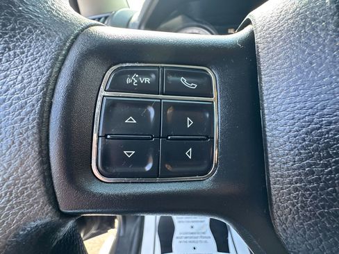 Used 2019 RAM 1500 Express AWD/4WD image 18