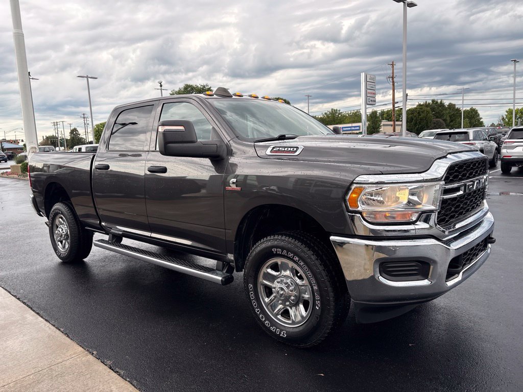 Used 2024 RAM 2500 Tradesman w/ Chrome Appearance Group AWD/4WD image 7