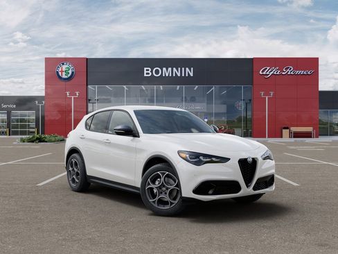 New 2025 Alfa Romeo Stelvio Sprint w/ Convenience Package image 5