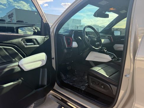 Used 2023 GMC Canyon AT4X w/ Edition 1 AWD/4WD image 18