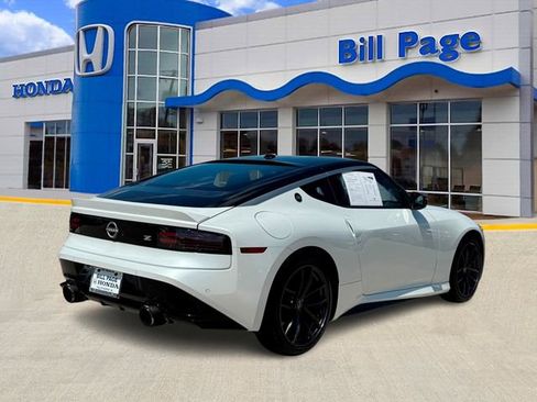 Used 2024 Nissan Z Performance w/ Floor Mat Package RWD image 4