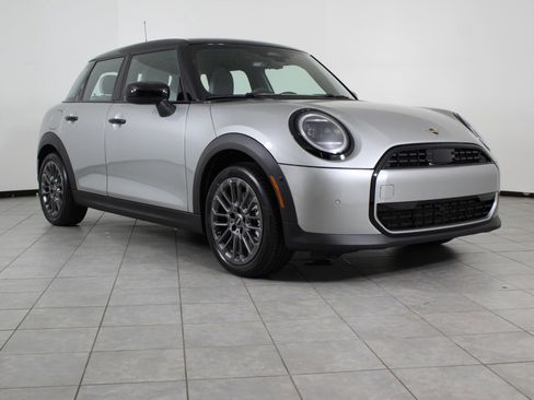 Used 2026 MINI Cooper 4-Door Hardtop FWD image 7