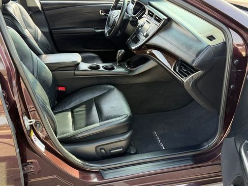 Used 2013 Toyota Avalon XLE image 23