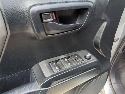 Used 2017 Toyota Tacoma SR image 11