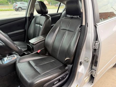 Used 2011 Nissan Altima 3.5 SR w/ 3.5SR Premium Pkg FWD image 19