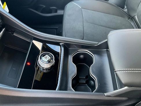 New 2025 Jeep Grand Cherokee Altitude image 8