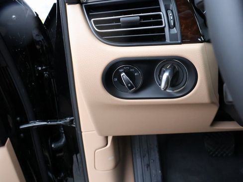 New 2026 Porsche Macan image 32