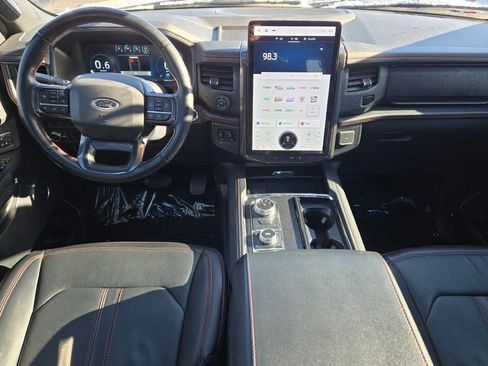 Used 2022 Ford Expedition Max Limited image 18