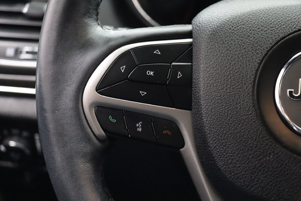 Used 2018 Jeep Grand Cherokee Limited AWD/4WD image 15
