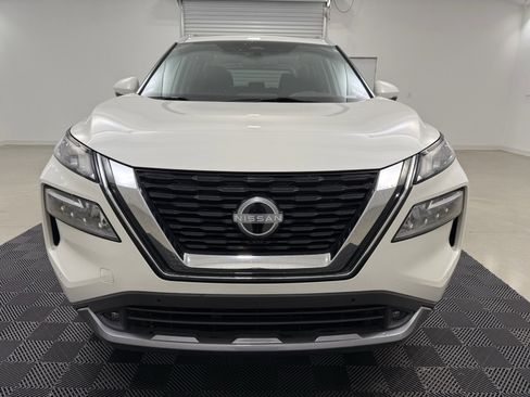 Used 2022 Nissan Rogue SL w/ SL Premium Package image 2