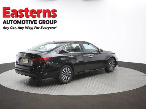 Used 2023 Nissan Altima 2.5 SV FWD image 41