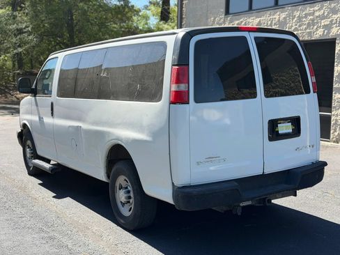 Used 2017 Chevrolet Express 2500 LS RWD image 9