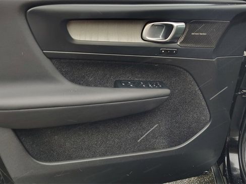 Used 2024 Volvo XC40 B5 Plus w/ Protection Package Premier image 8