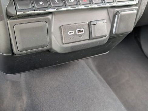 Used 2024 Chevrolet Silverado 1500 Custom image 30