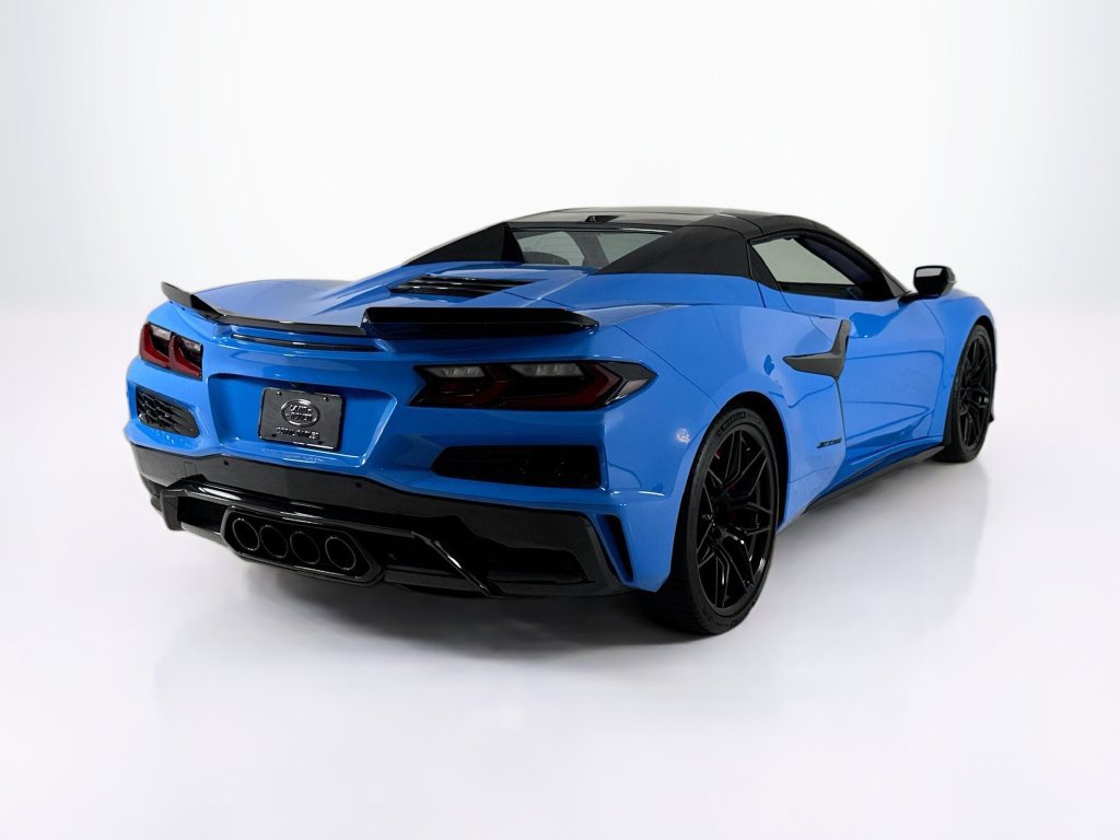 Used 2025 Chevrolet Corvette Z06 w/ Stealth Interior Trim Package RWD image 5