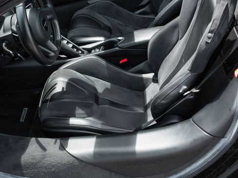 Used 2020 McLaren 720S Spider RWD image 16
