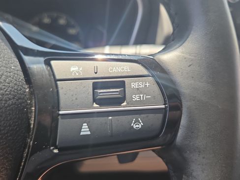 Certified 2025 Honda Pilot Touring image 24