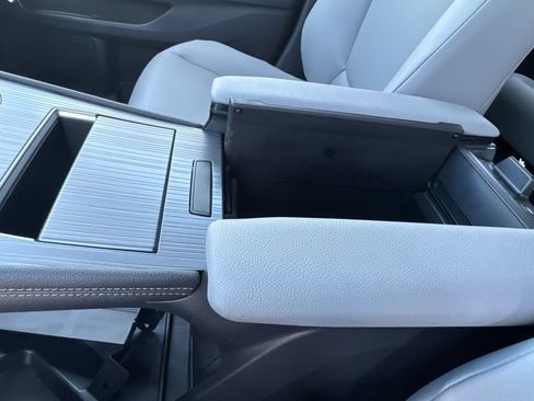 New 2026 Toyota Sienna XLE FWD image 27