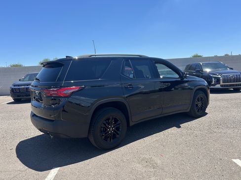 Used 2023 Chevrolet Traverse LT FWD image 5
