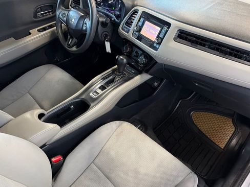 Certified 2021 Honda HR-V LX image 18