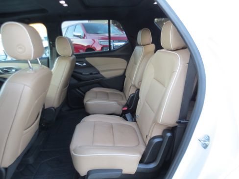 Certified 2022 Chevrolet Traverse Premier w/ LPO, Floor Liner Package image 13