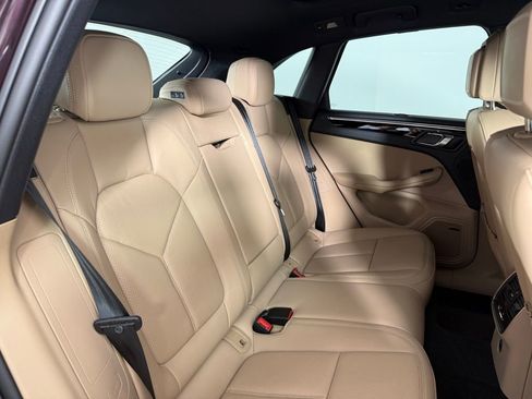 Certified 2026 Porsche Macan Base image 18