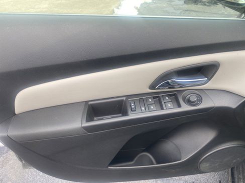 Used 2015 Chevrolet Cruze Eco image 3